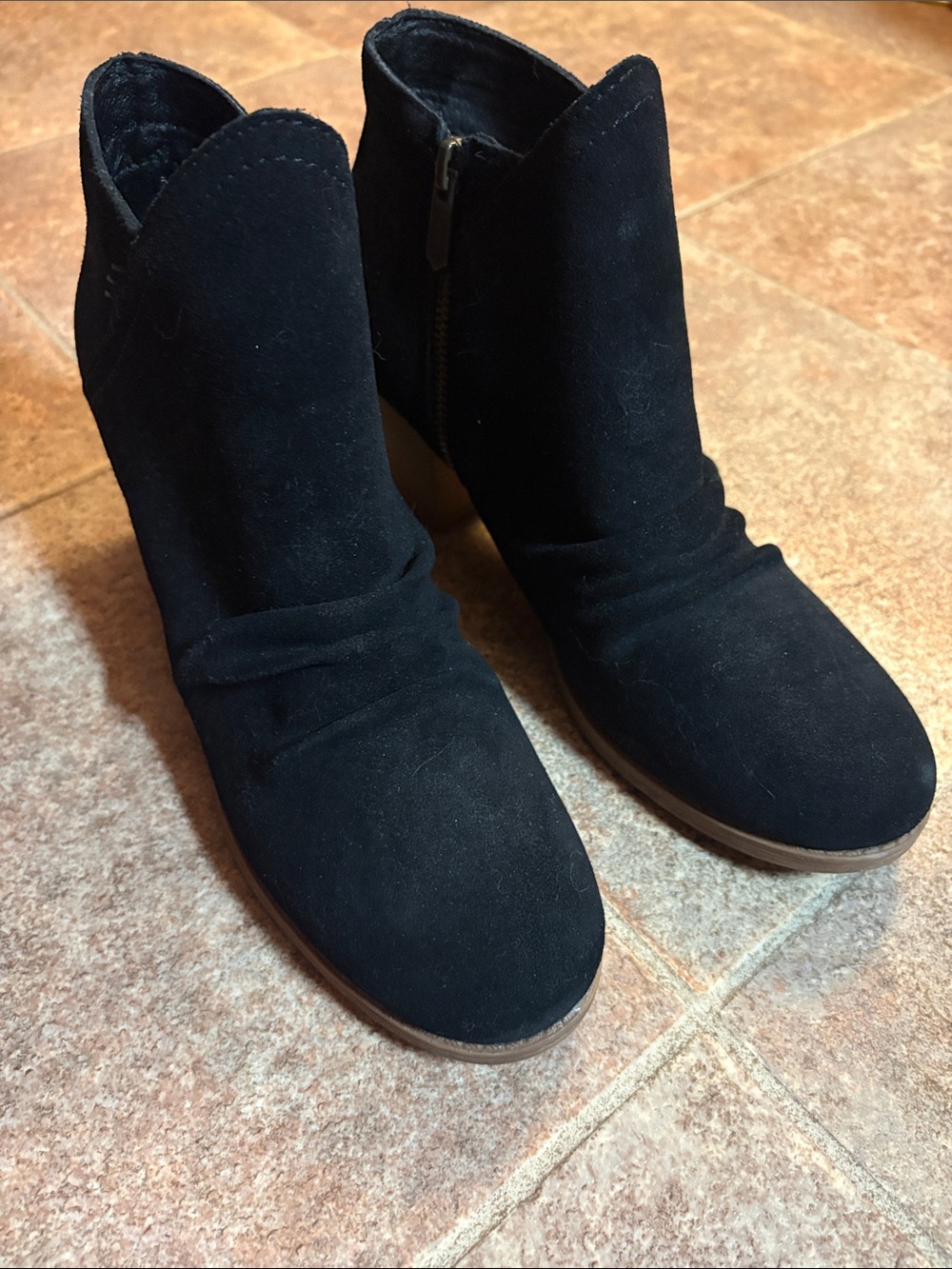 Skechers Taxi Water Repellent Suede Side Zip Bootie - Western City - Picture 4 of 9